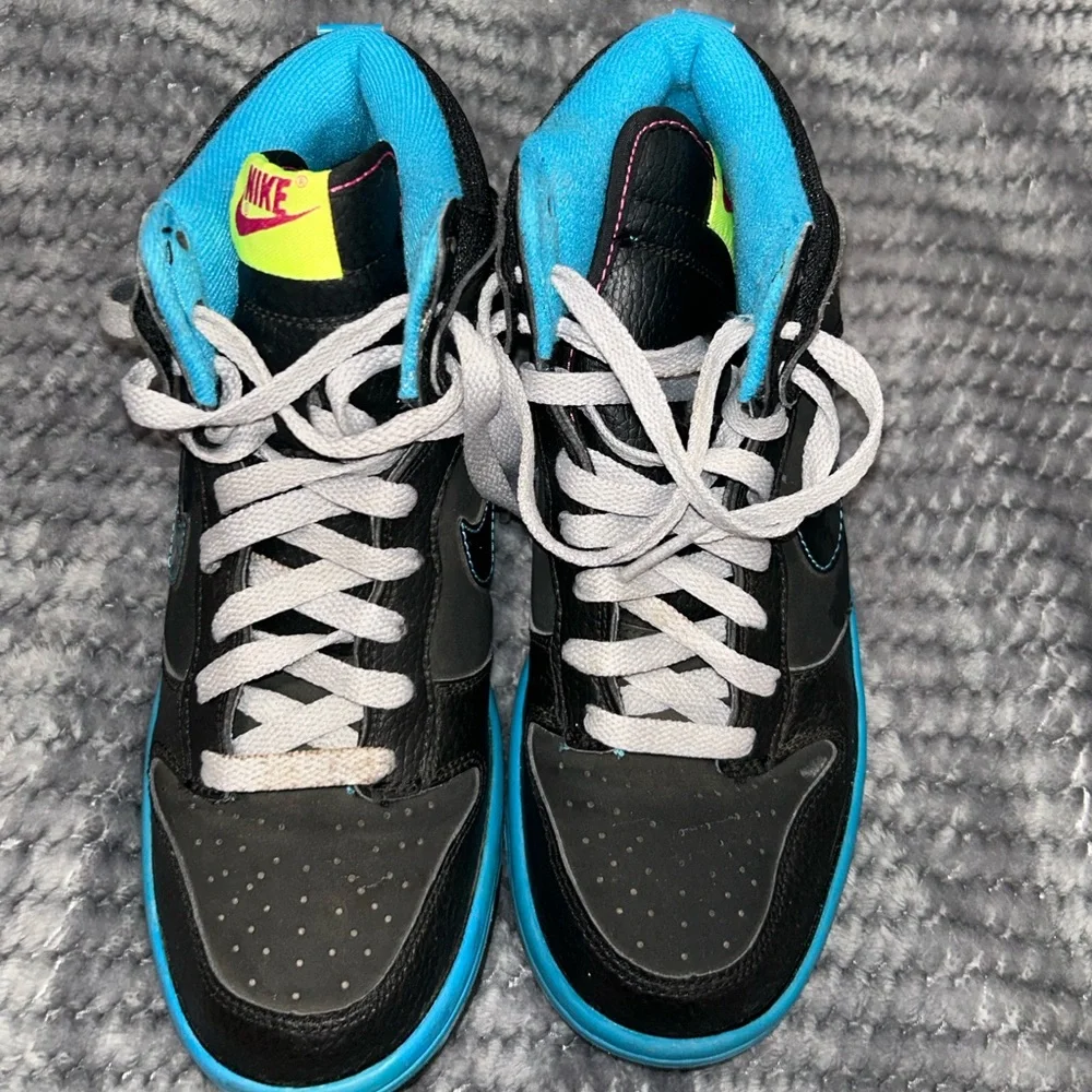 Nike Dunk Shoes Size Y5 Black/Blue‎ With Paint Splatter Design